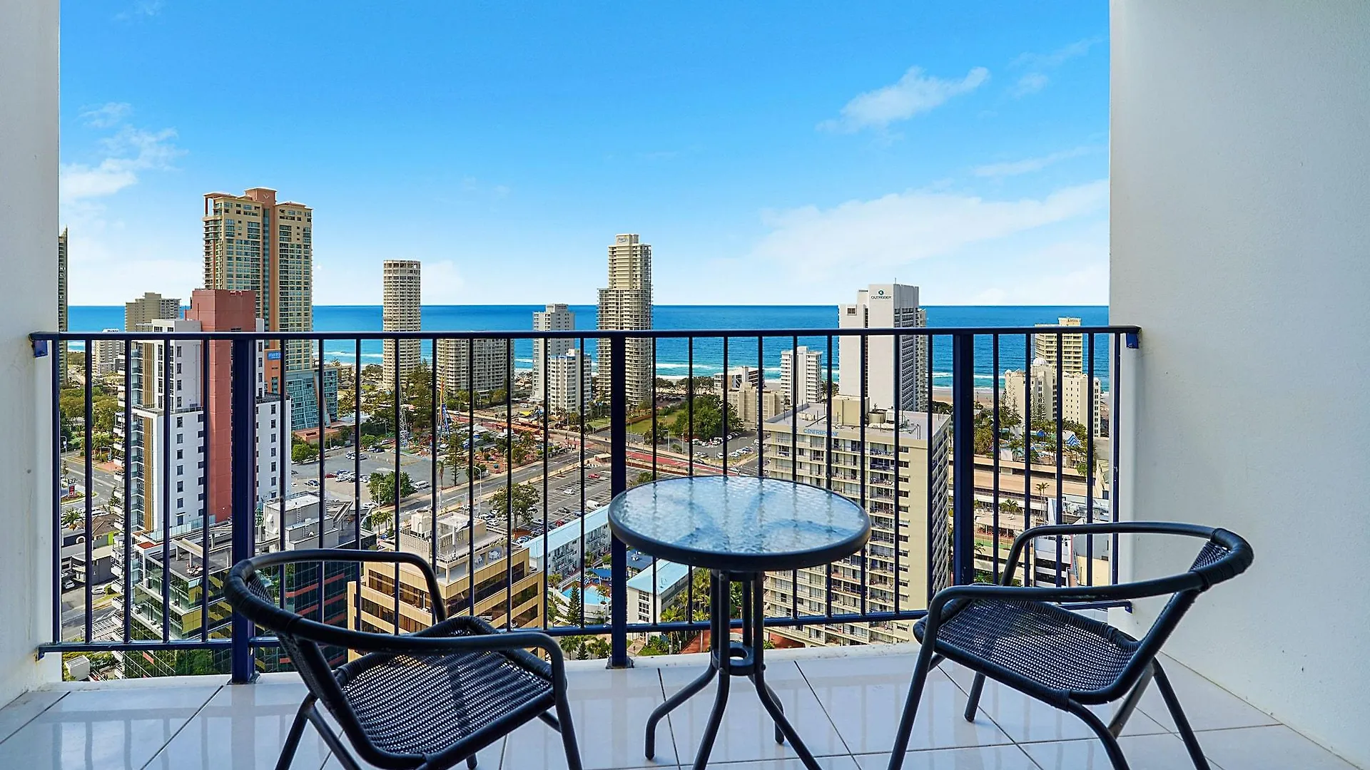 Condor Ocean View Surfers Paradise Apartahotel 3*
