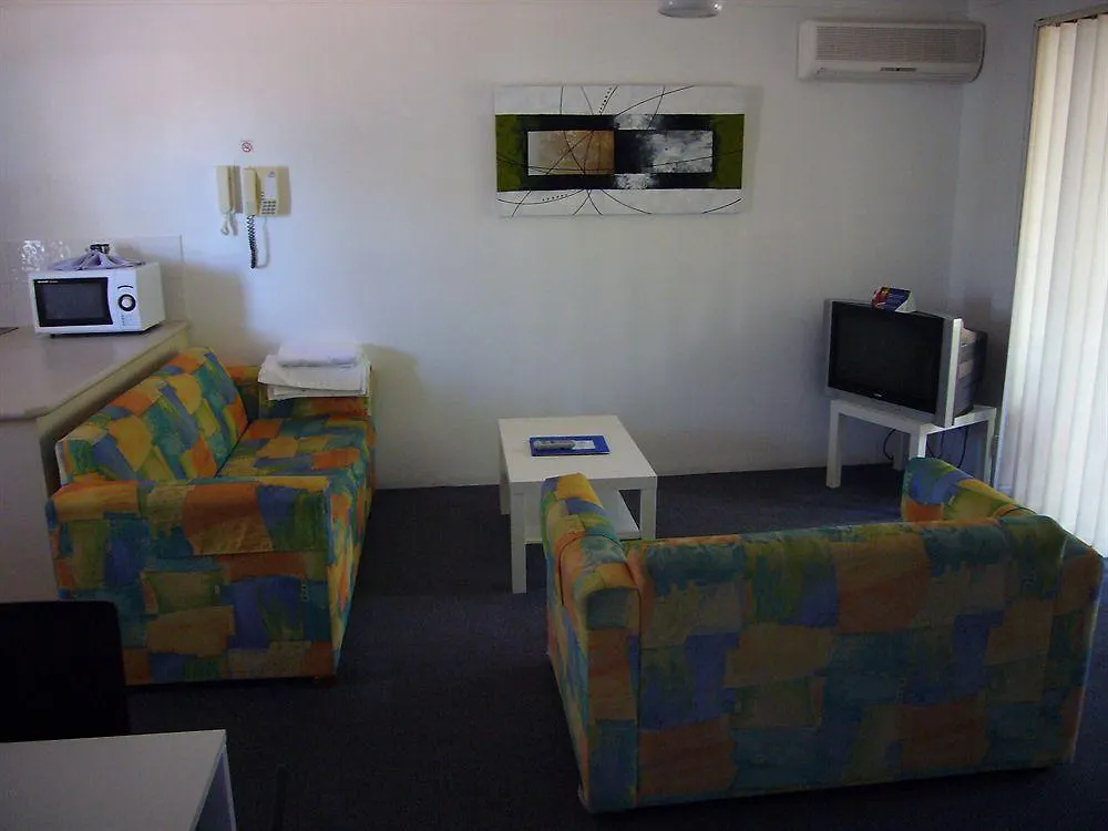 Chevron Palms By Premium Aparthotel 4*
