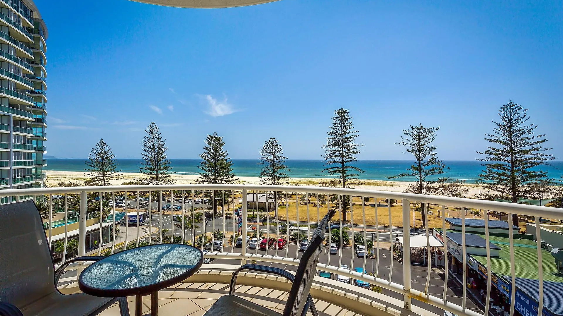 Kirra Aparthotel 4*