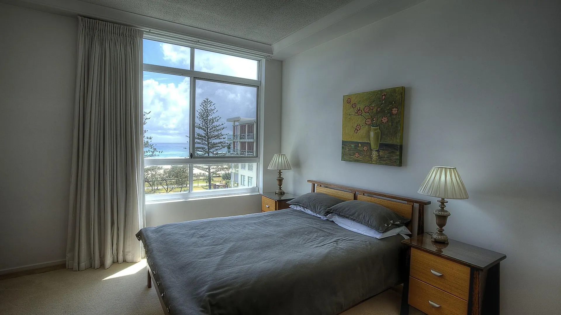 Kirra Aparthotel 4*