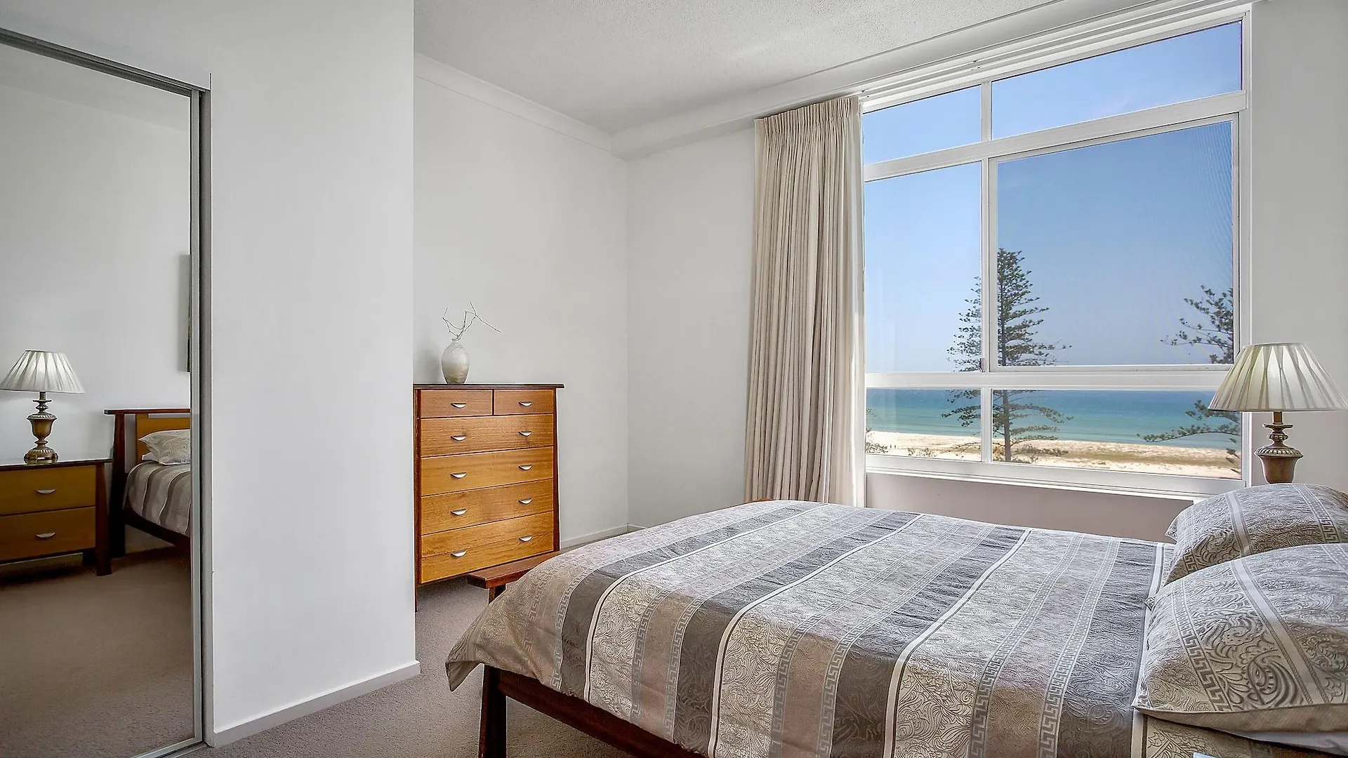 Kirra Aparthotel Gold Coast