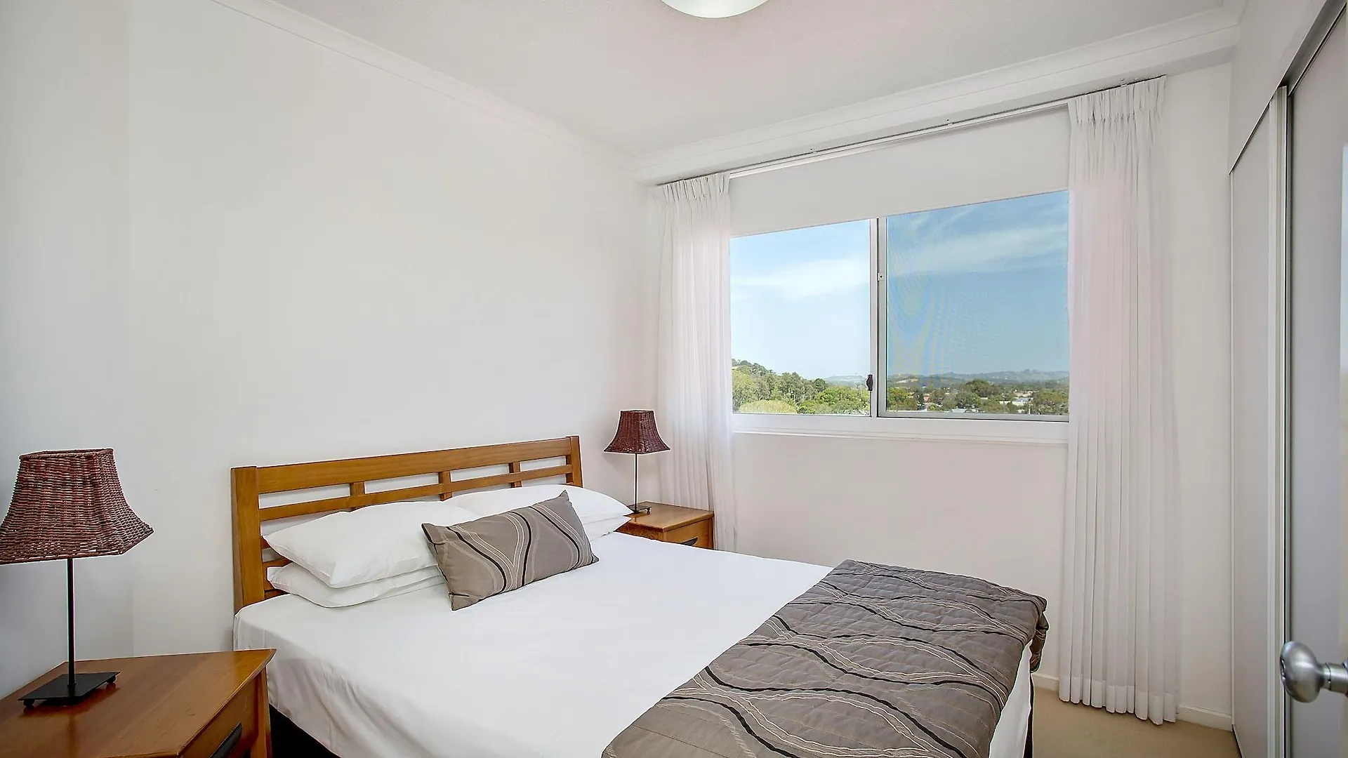 Kirra 4* Gold Coast