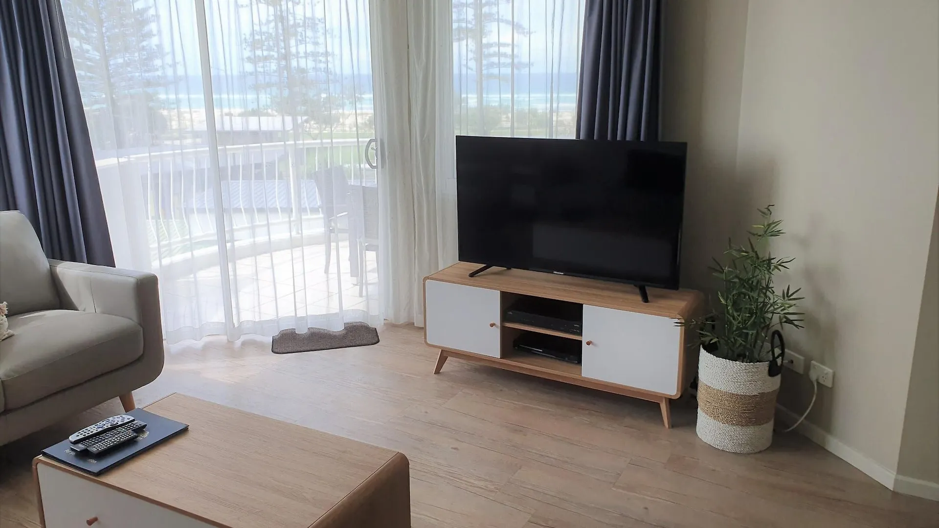 Kirra Aparthotel 4*