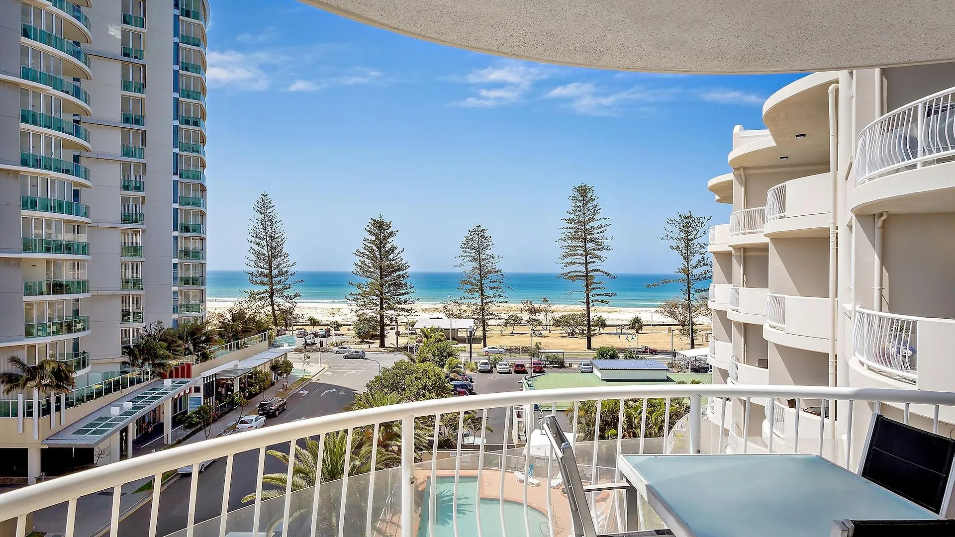 Kirra Aparthotel Gold Coast