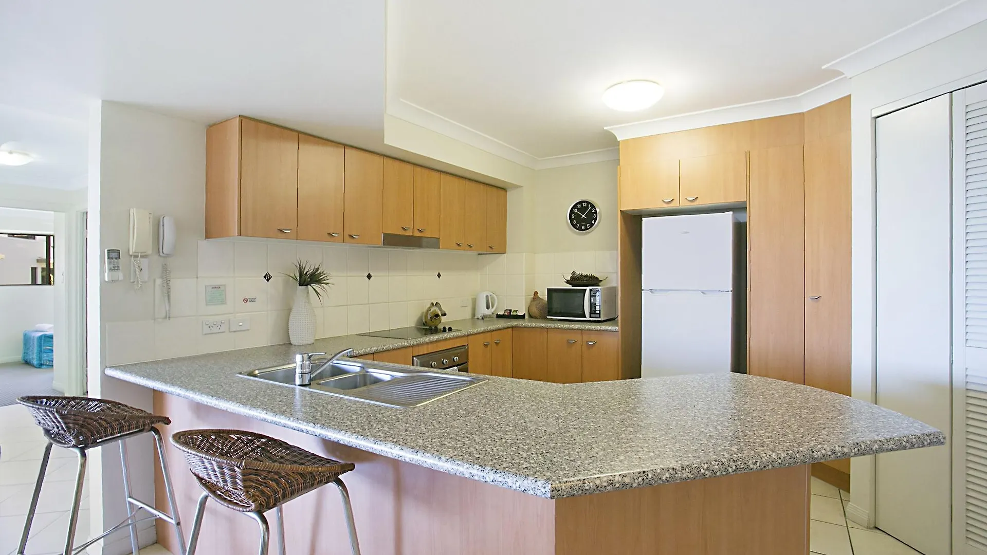 Sandcastles On The Broadwater Aparthotel 4*