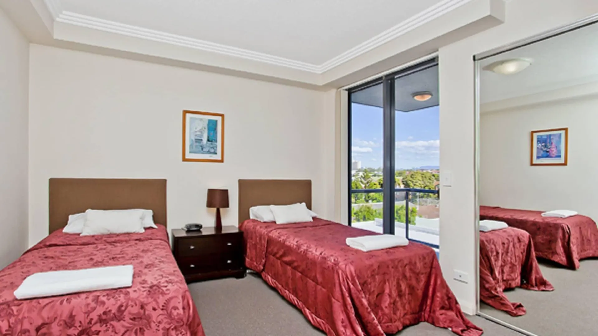 Aqualine On The Broadwater Aparthotel 4*