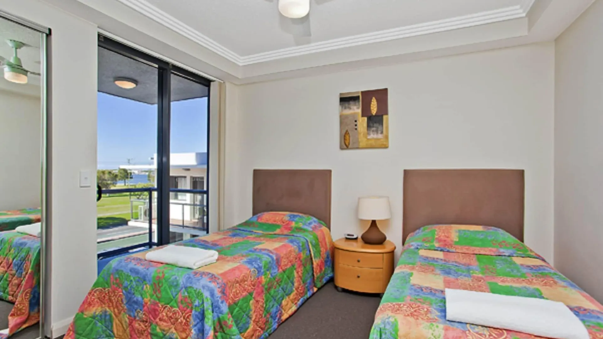 Aqualine On The Broadwater Aparthotel 4*