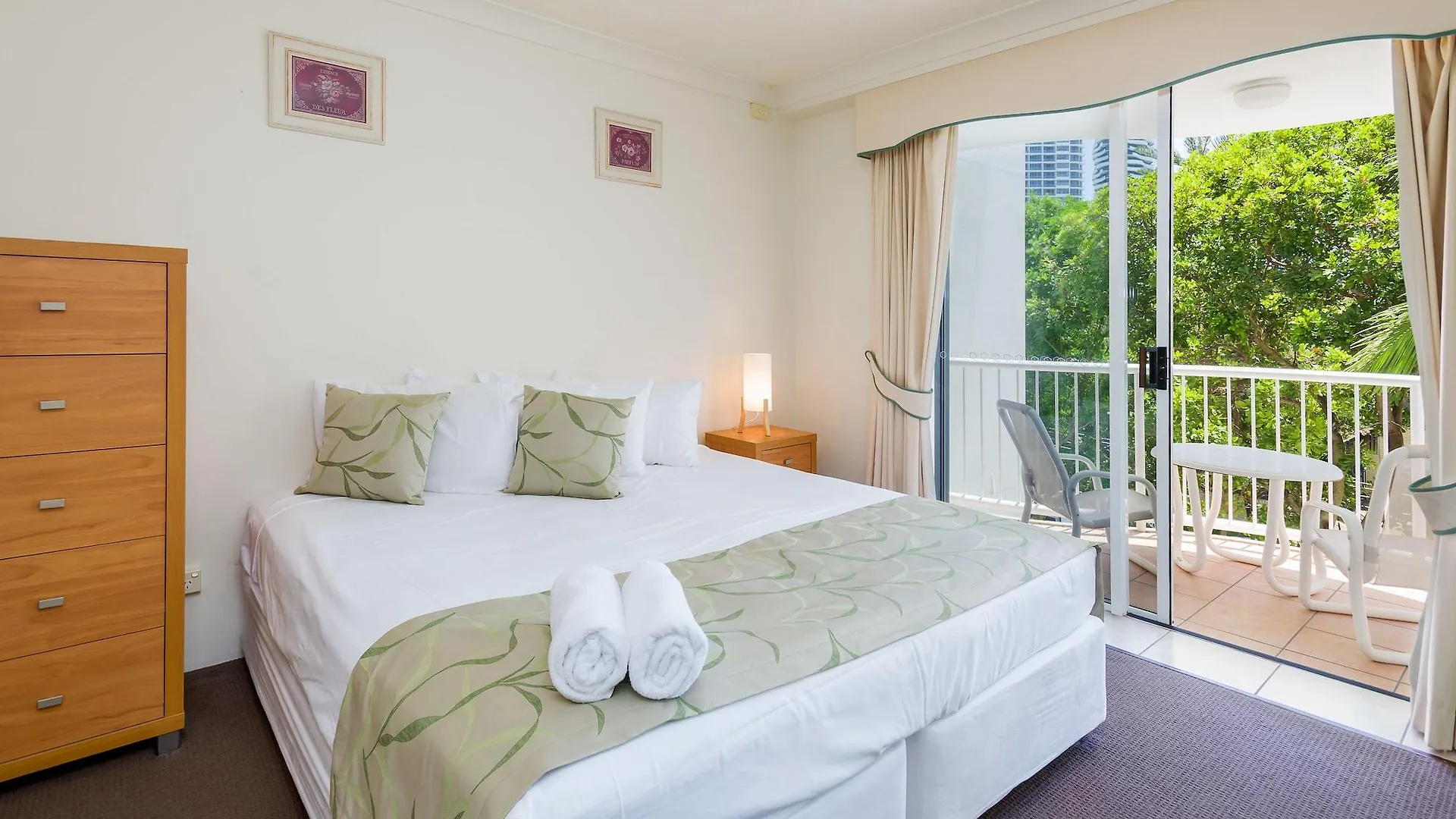 Aparthotel The Ritz Heated Pool Gold Coast