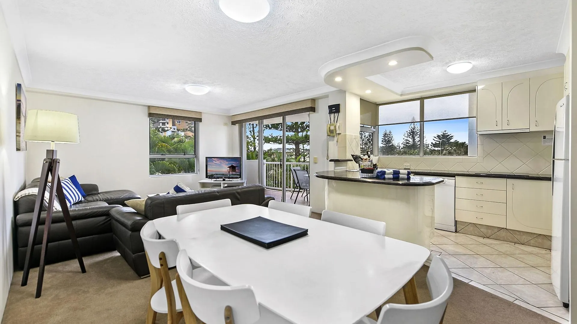 The Ritz Heated Pool Aparthotel Gold Coast