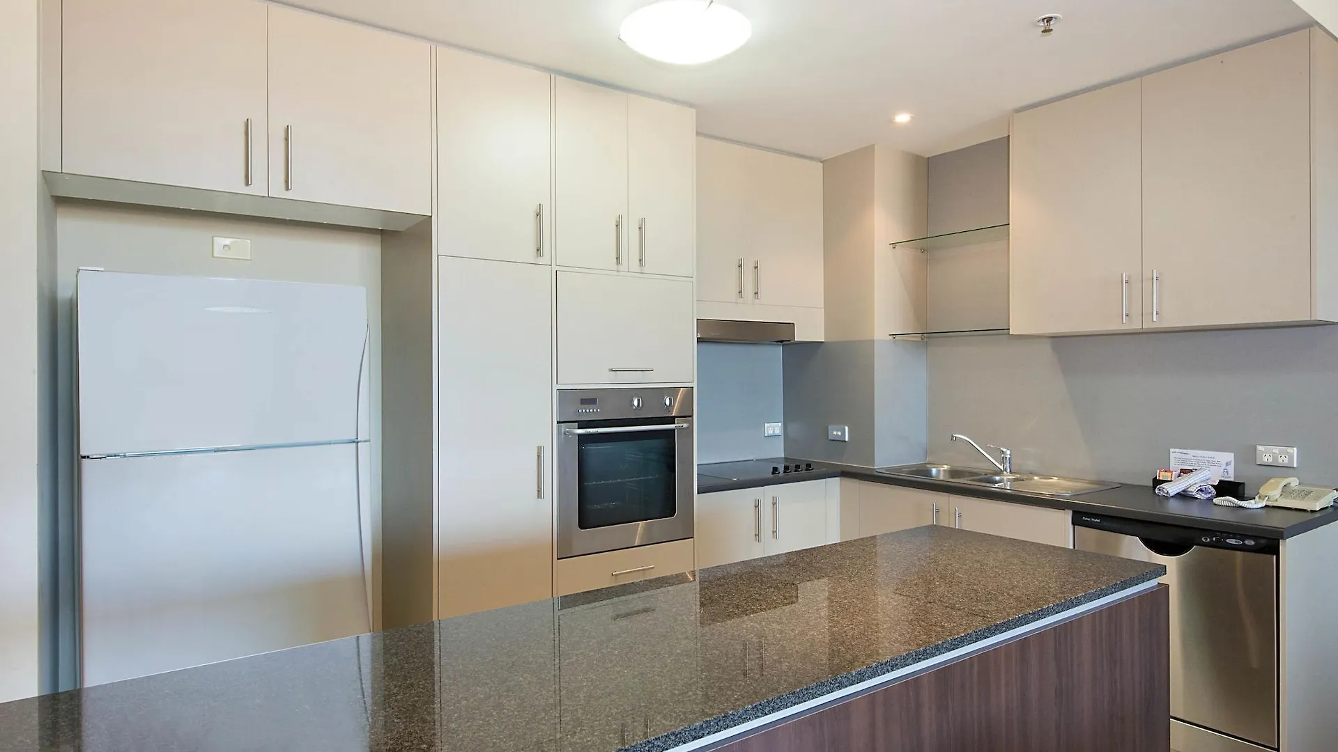 Grand Apartment *