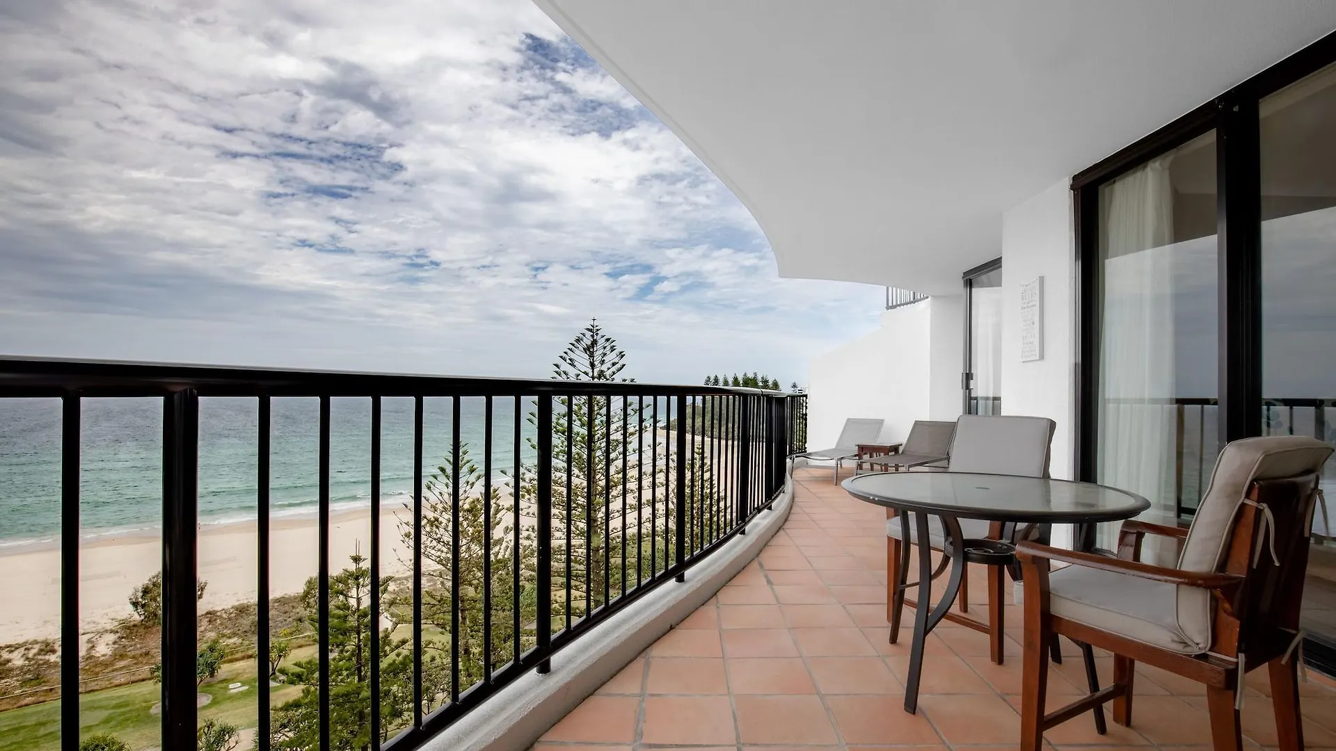 Mantra Coolangatta Gold Coast