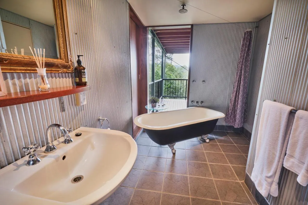Ecoasis Lodge Uki