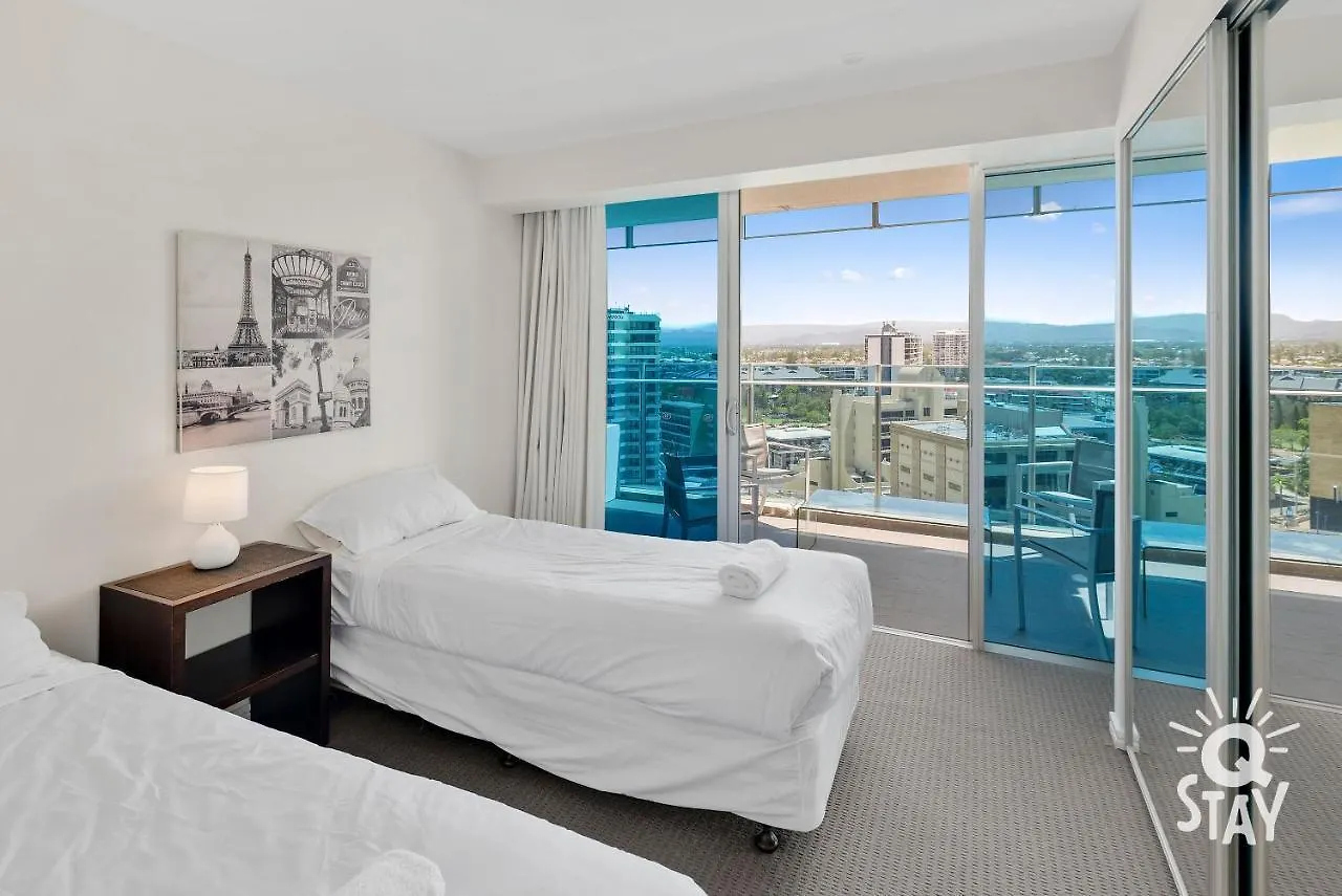 H Residences - Qstay Apartman *