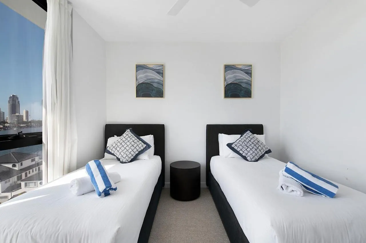 Lotus Aparthotel 5*