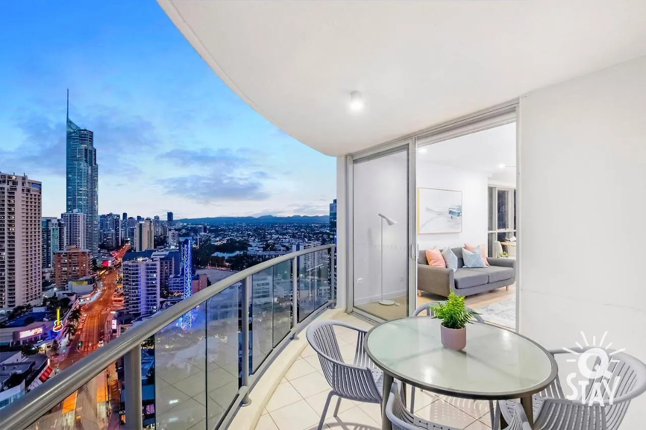 Chevron Renaissance - 3 Bedroom - Q *