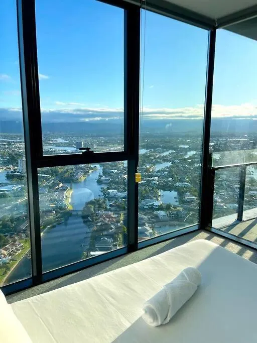 New Impressive 180° River View 1 Bed Apt With Pool 47f Gold Coast