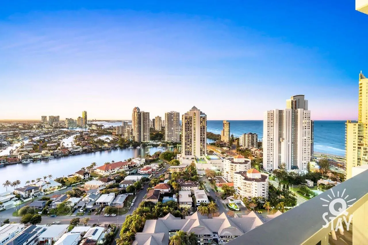 Ruby - 3 Bedroom Family With Views!