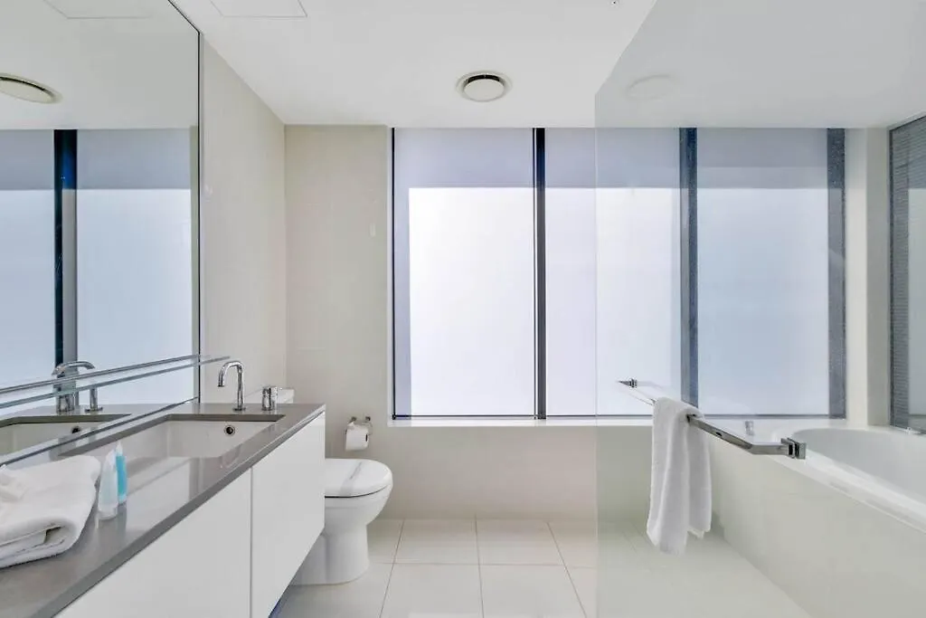 2 Bedroom Unit, Heart Of Surfers Paradise,pool,spa * Gold Coast