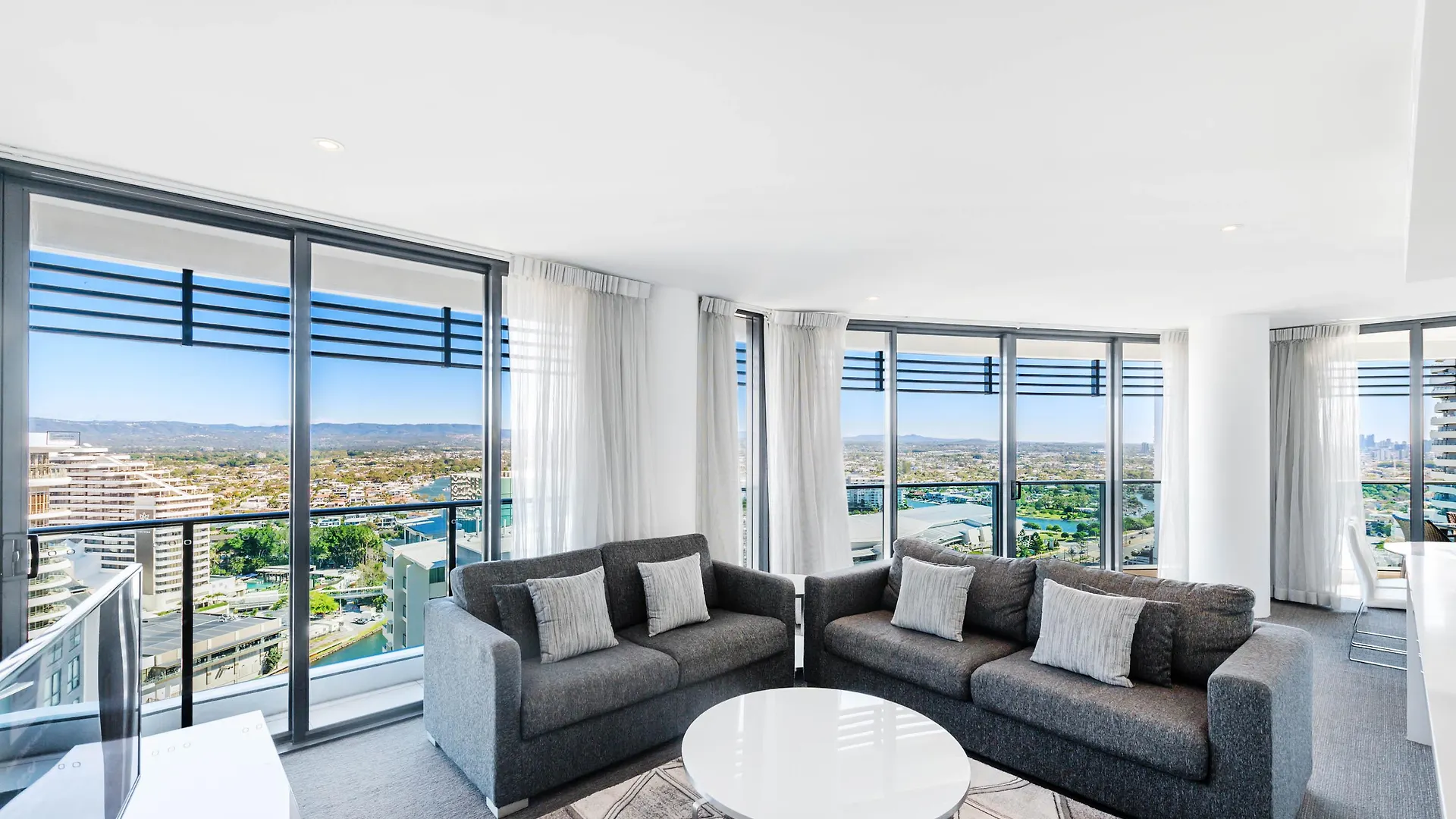 Peppers Broadbeach Apartahotel 5*
