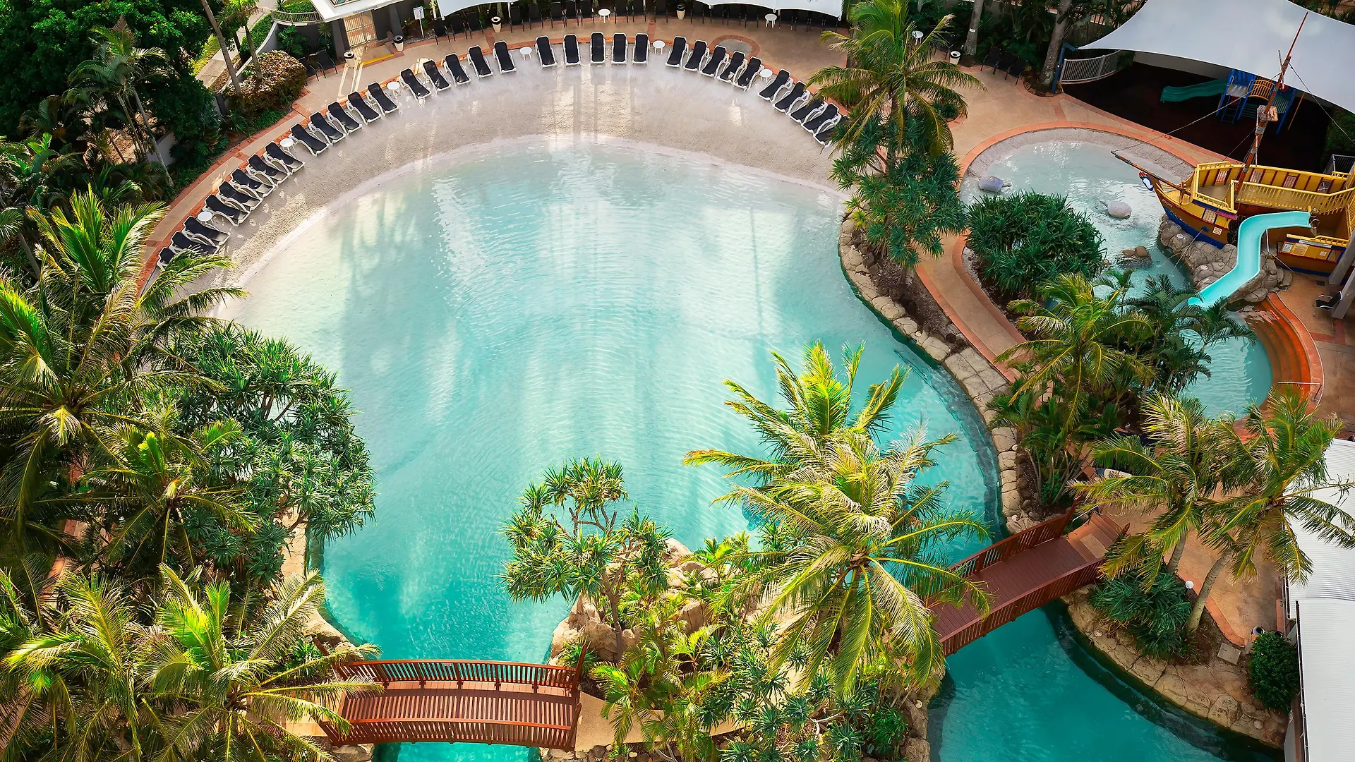 Mantra Crown Towers 4*