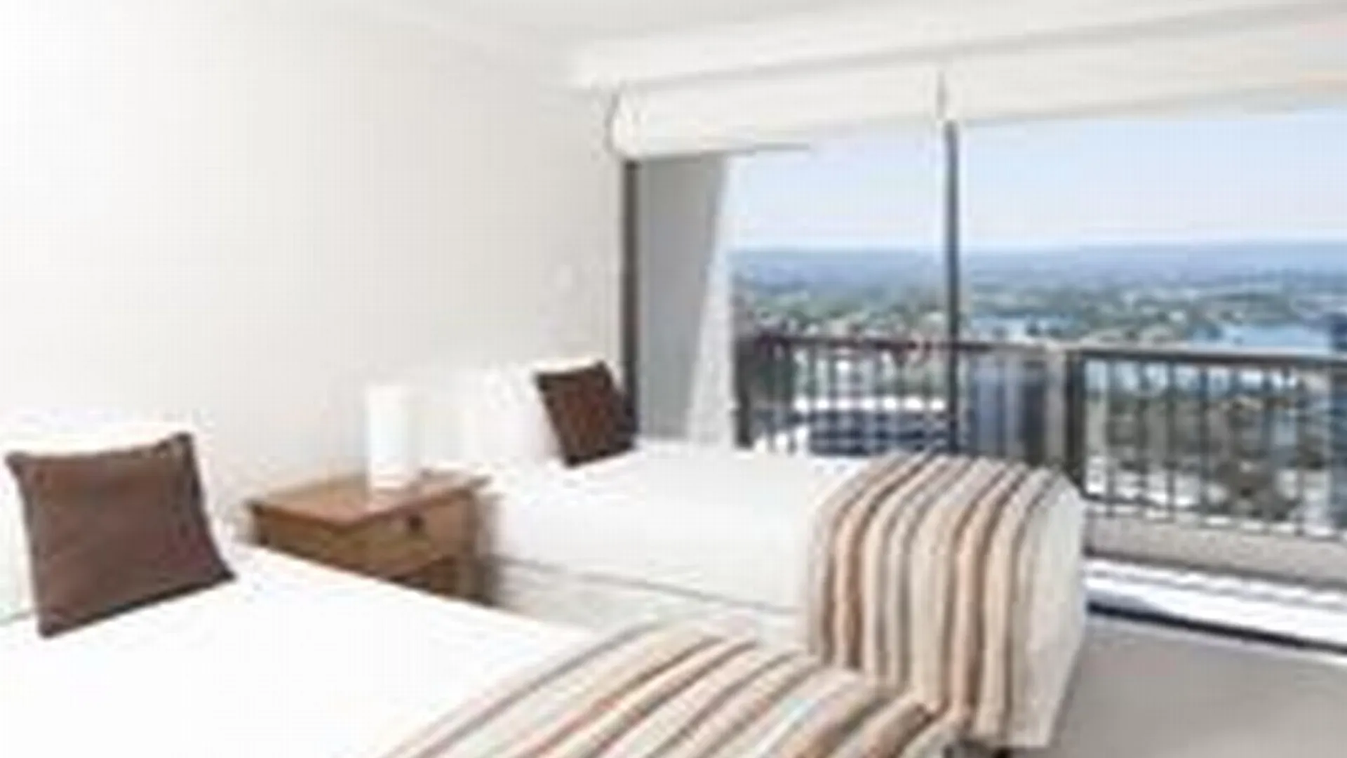 Breakfree Longbeach 3*