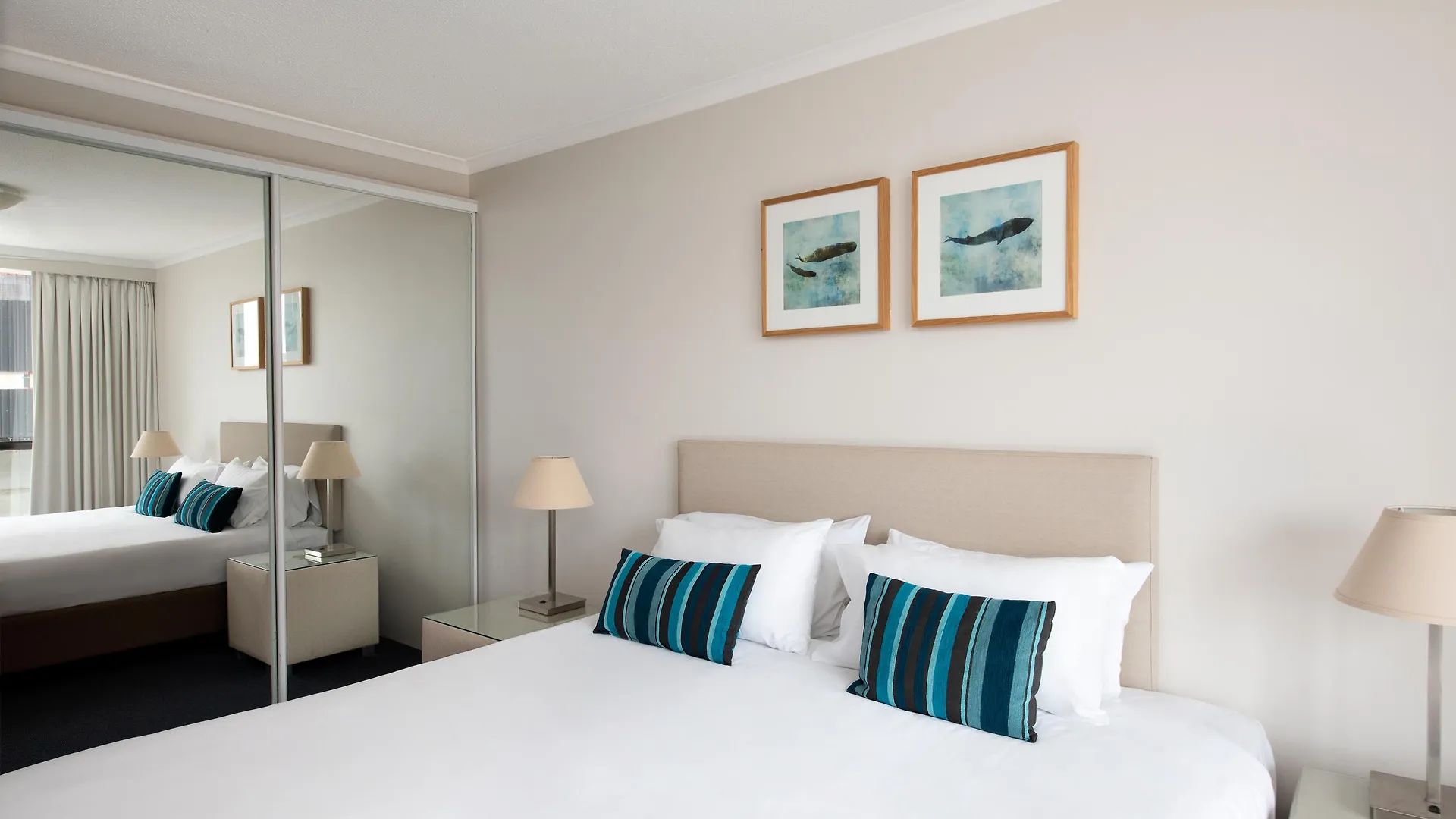 Breakfree Beachpoint Aparthotel 3*