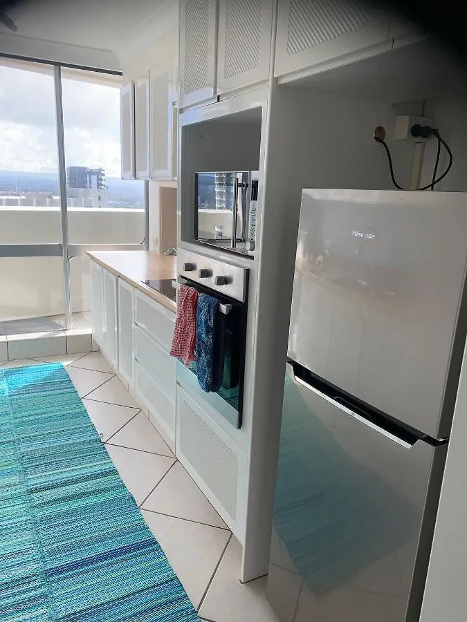 Apartment Oceanfront Unique Sleeps 14 Hear Waves And Enjoy Lorikeets On Balcony