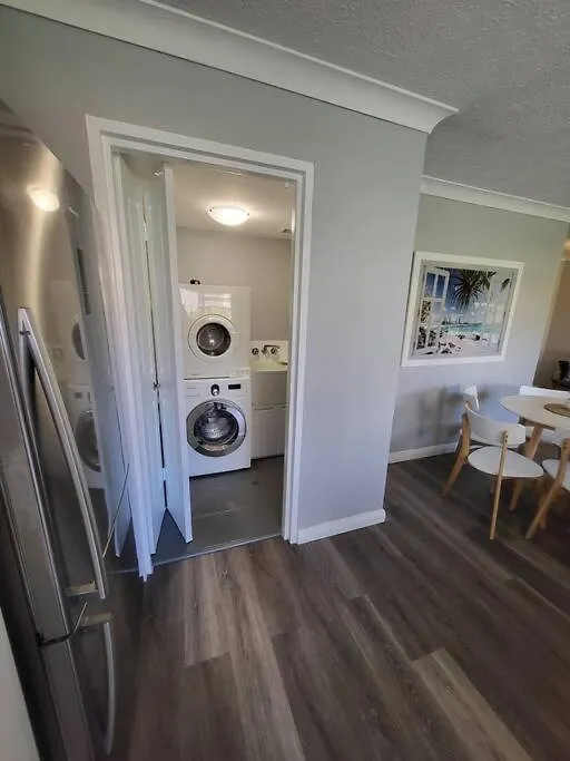 3 Bedroom Surfers Paradise Apartment