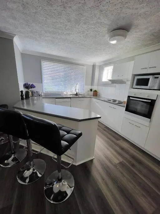 Apartment 3 Bedroom Surfers Paradise *