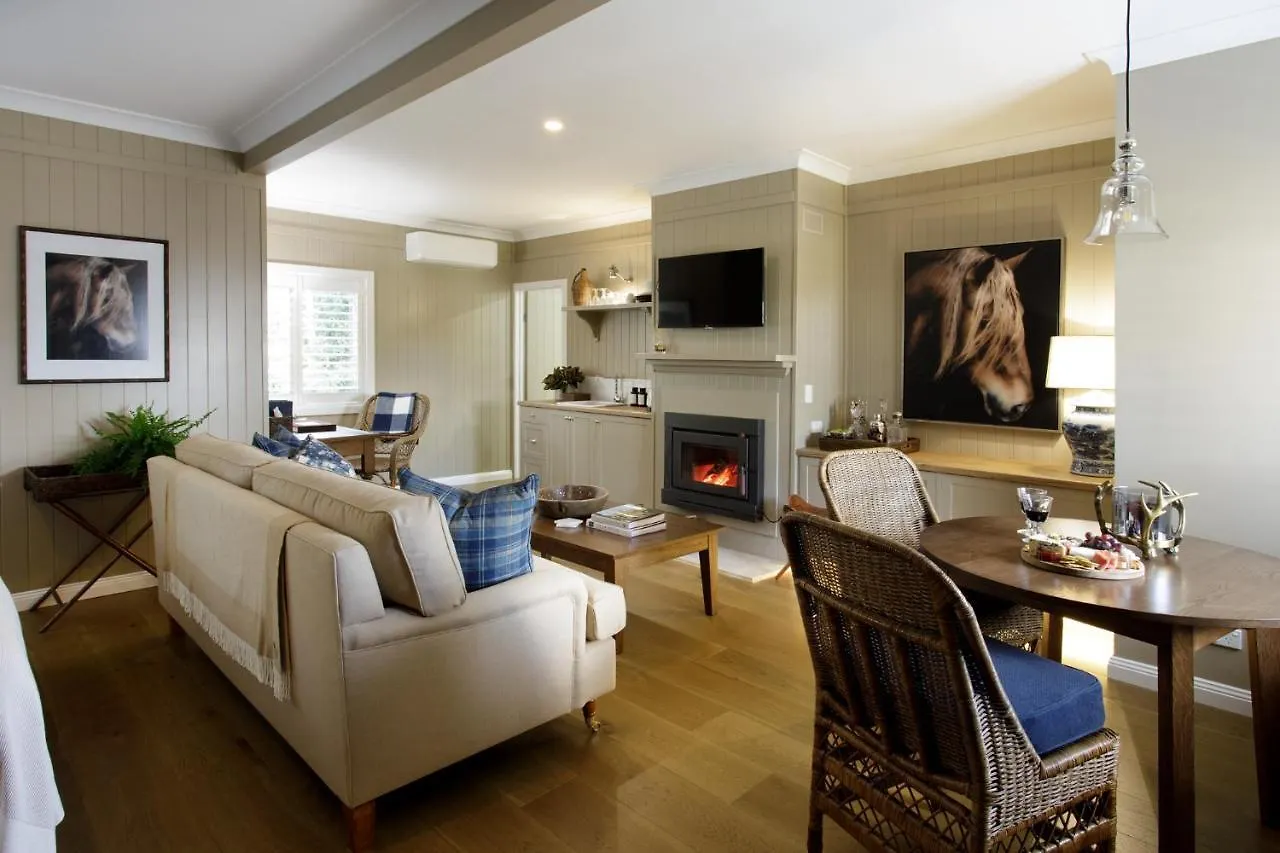 אכסניה Verandah House Country Estate מאונט טאמבורין