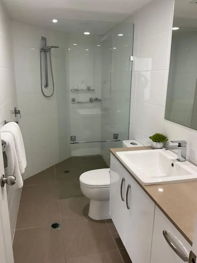 Broadbeach 4*