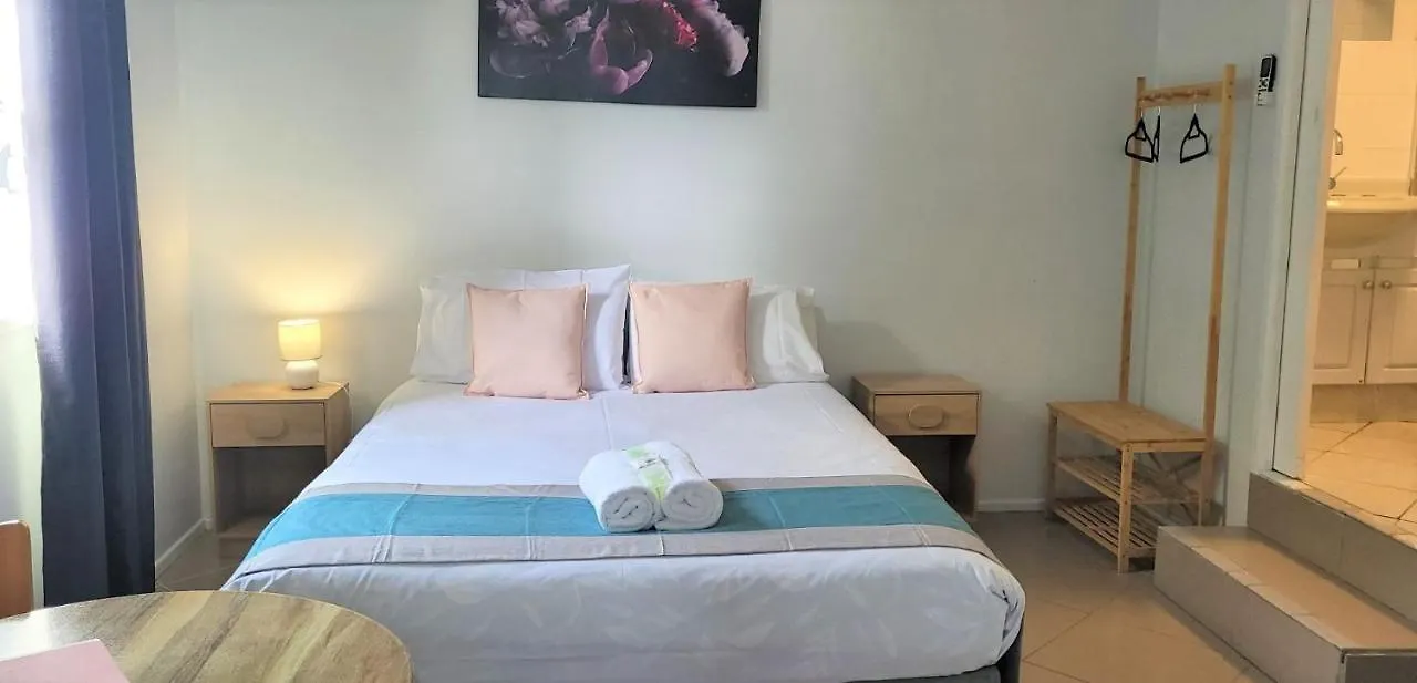 Aqua Blue Motel *
