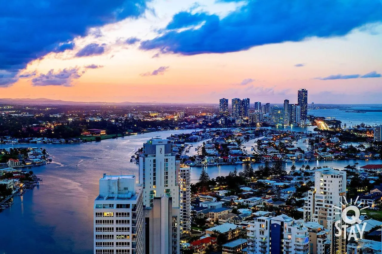 Luxurious 3 Bed Executive Sub Penthouse With Ocean View At Chevron Renaissance - Q Daire Gold Coast