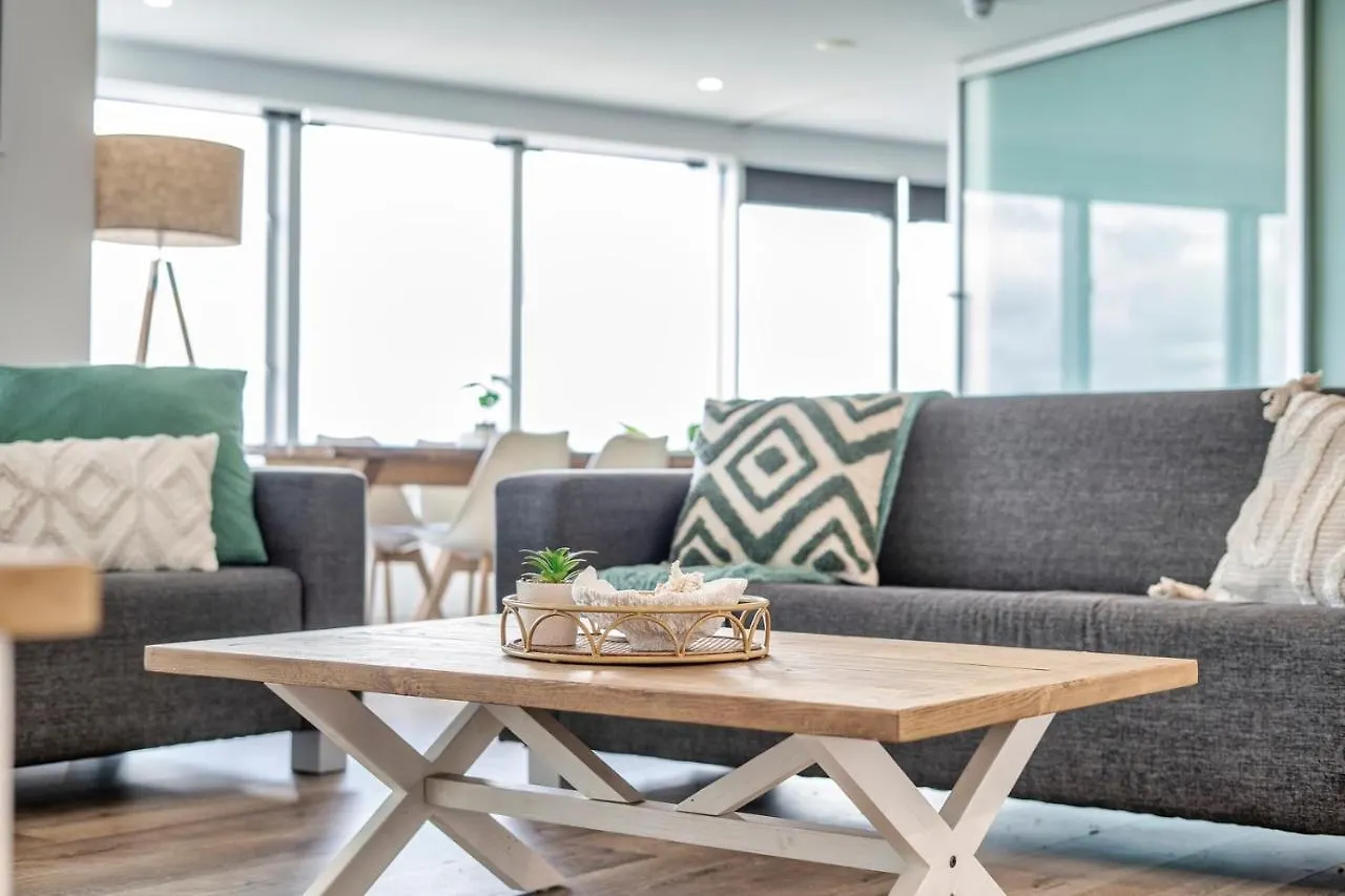 Designer At Q1 - Gclr Apartment