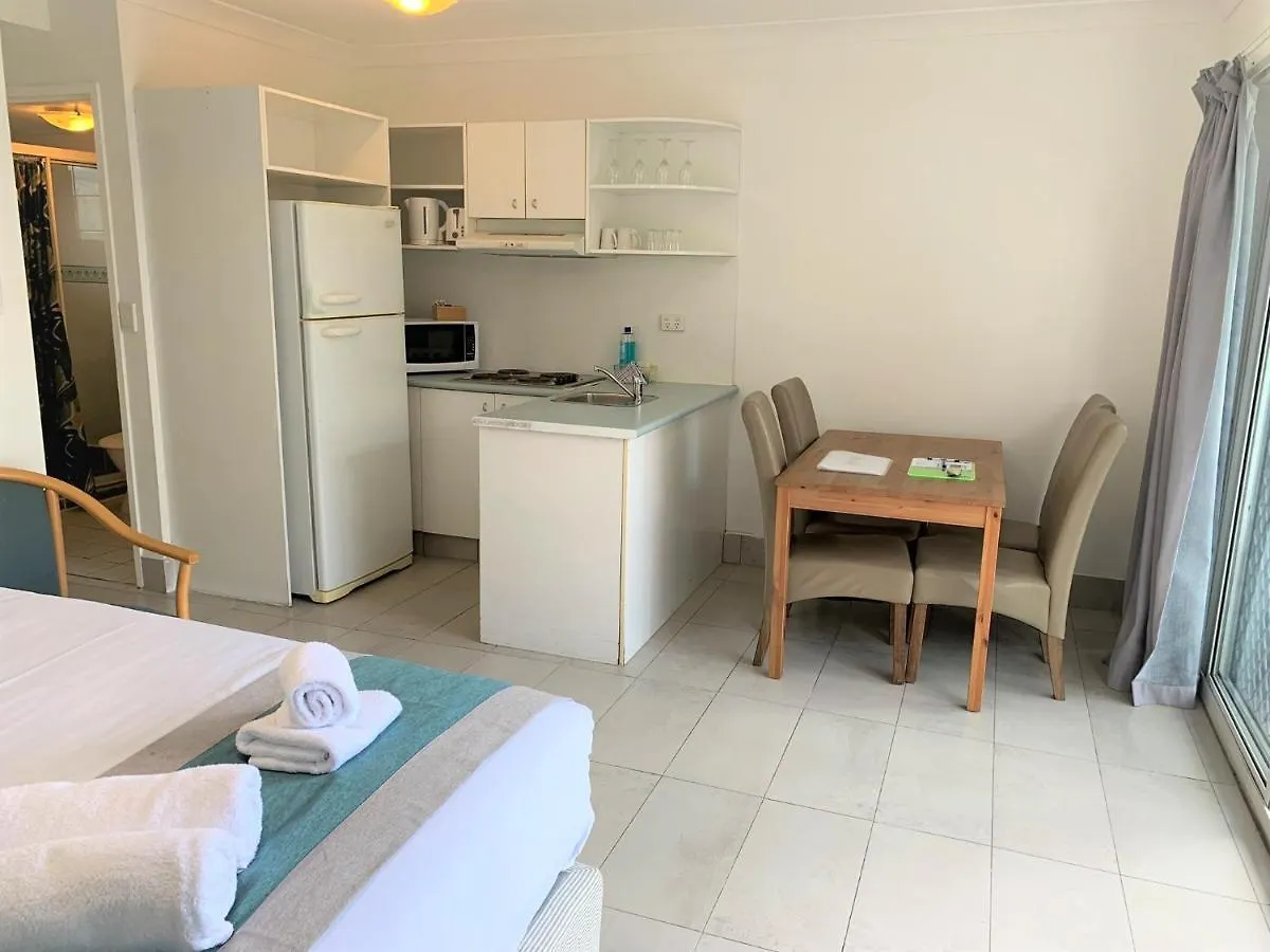 Broadwater Keys Апарт-отель Голд-Кост