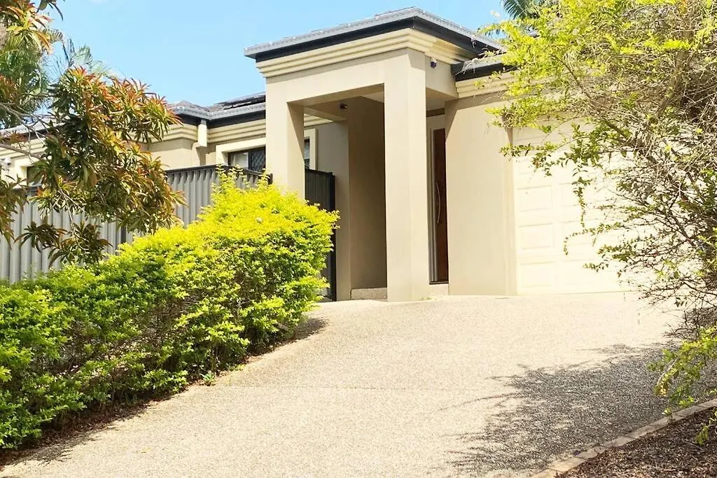 Gem, Lovely Pool 4bed Sleeps 7+ 別荘