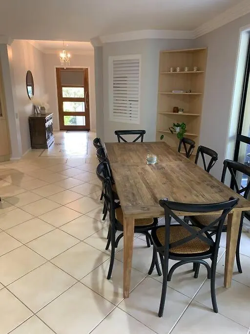 Gem, Lovely Pool 4bed Sleeps 7+ *