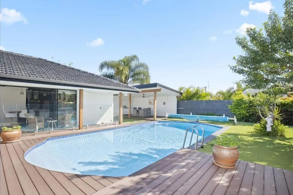 Hébergement de vacances Ultra Modern & Relaxing Inner 4bed House - With A Private Pool - 10mins Walk To Gold Coast