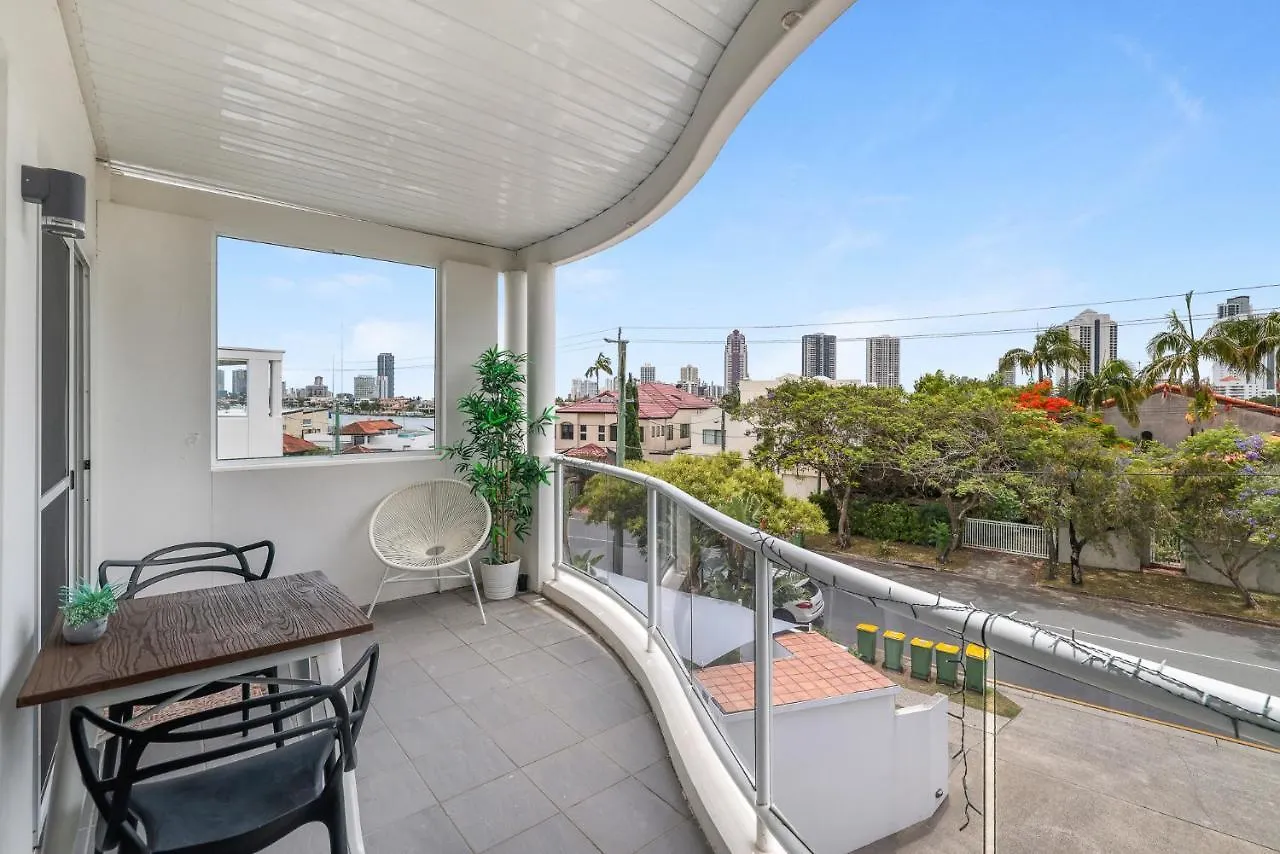Chevron Sails Apartment Gold Coast