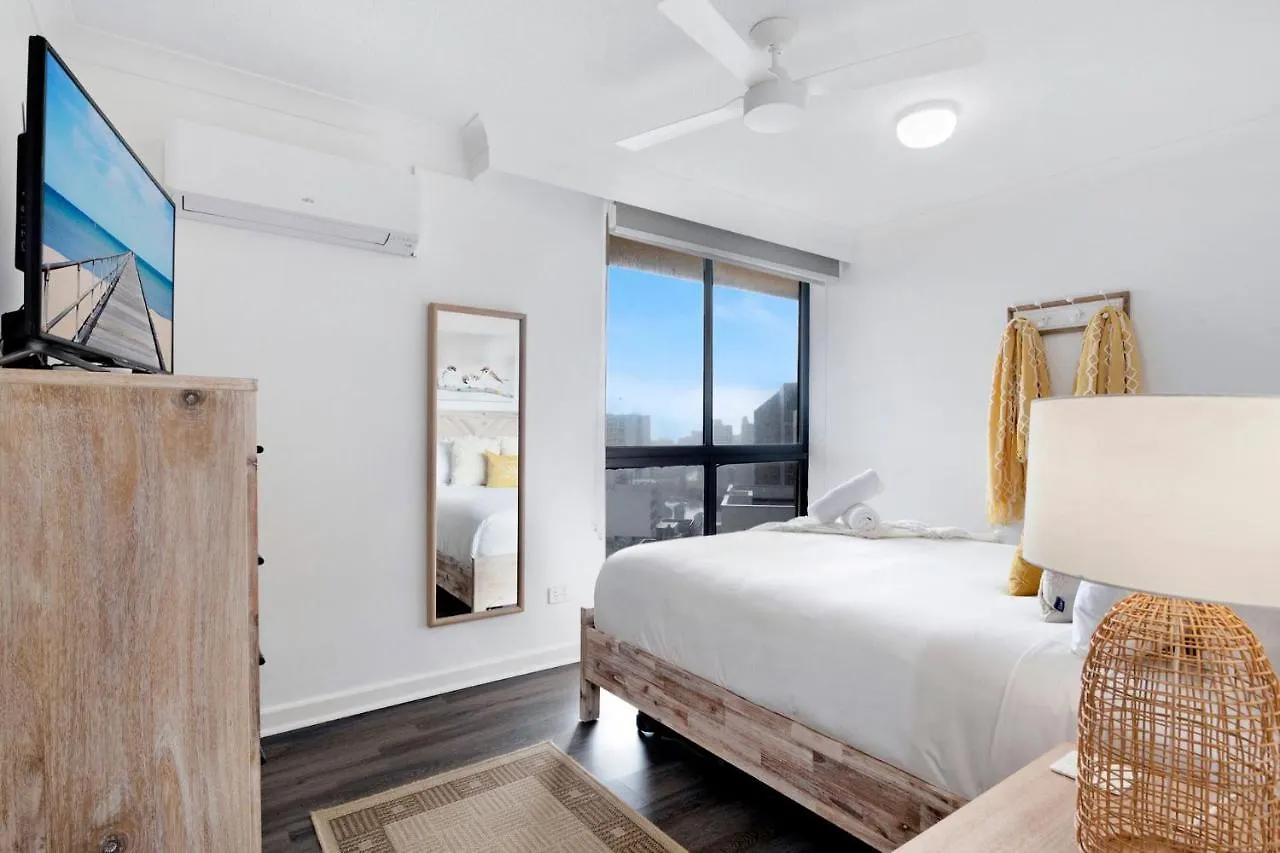 Getaway With Ocean Views - Coasthm Apartment