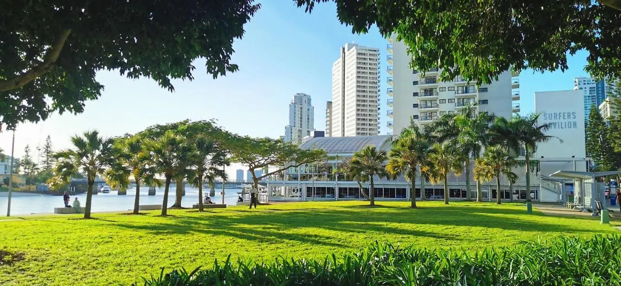 Beachside 2 Bedroom In The Heart Of Surfers Paradise - Chevron Renaissance - Free Parking