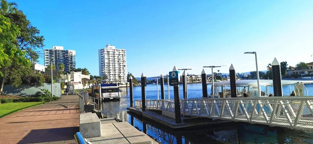 Beachside 2 Bedroom In The Heart Of Surfers Paradise - Chevron Renaissance - Free Parking Apartment Gold Coast