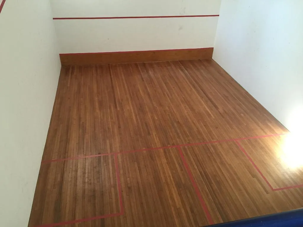 Club Surfers Hotel apartamentowy
