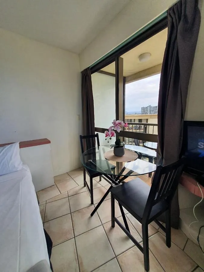 Apartment Surfers Holiday *