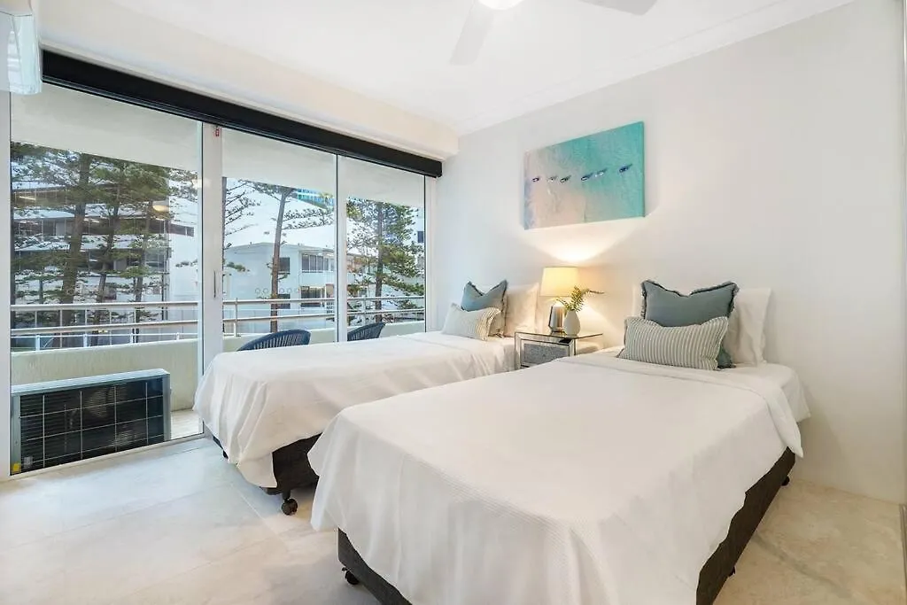Zenith 2bd Absolute Beachfront Surfers Paradise *