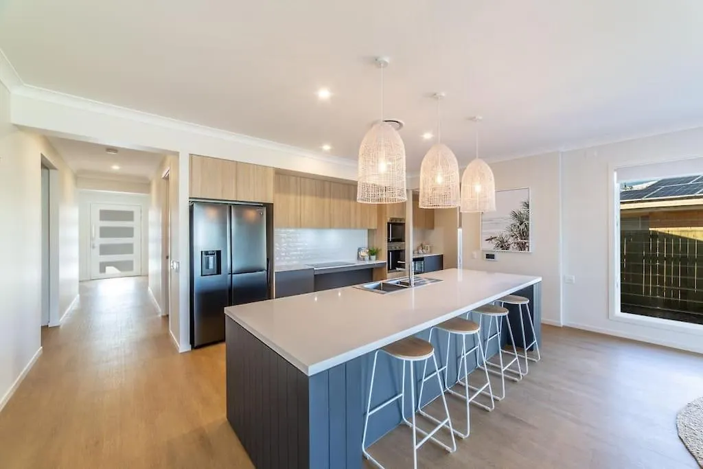 Σπίτι διακοπών Capri Waterfront 5br Waterfront Heated Pool *