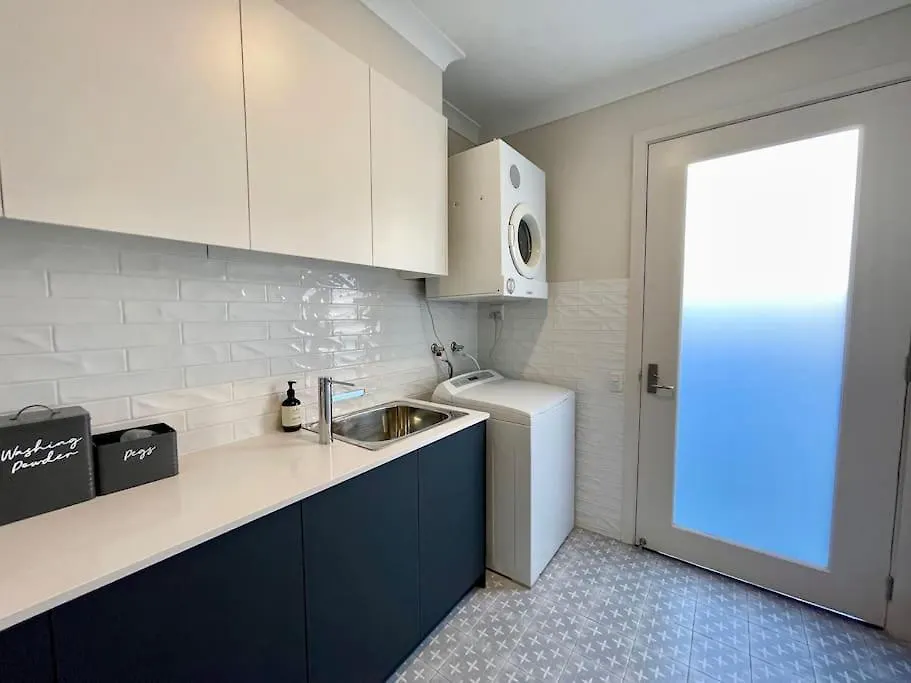 Σπίτι διακοπών Capri Waterfront 5br Waterfront Heated Pool