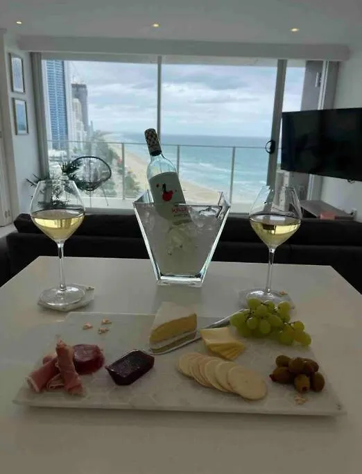 Apartment Absolute Beachfront Surfers Paradise *