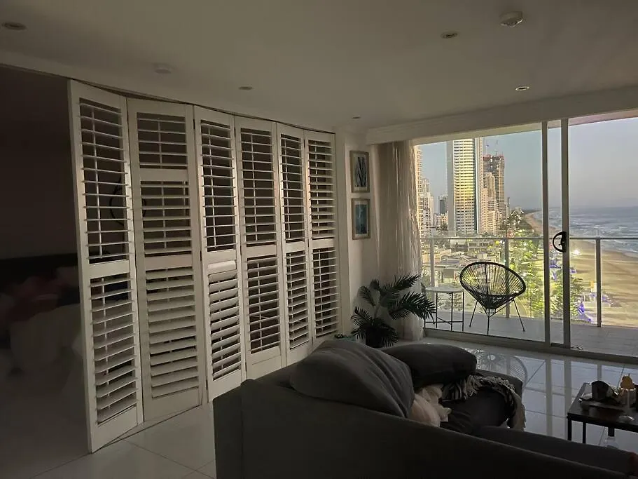 Absolute Beachfront Surfers Paradise * Gold Coast