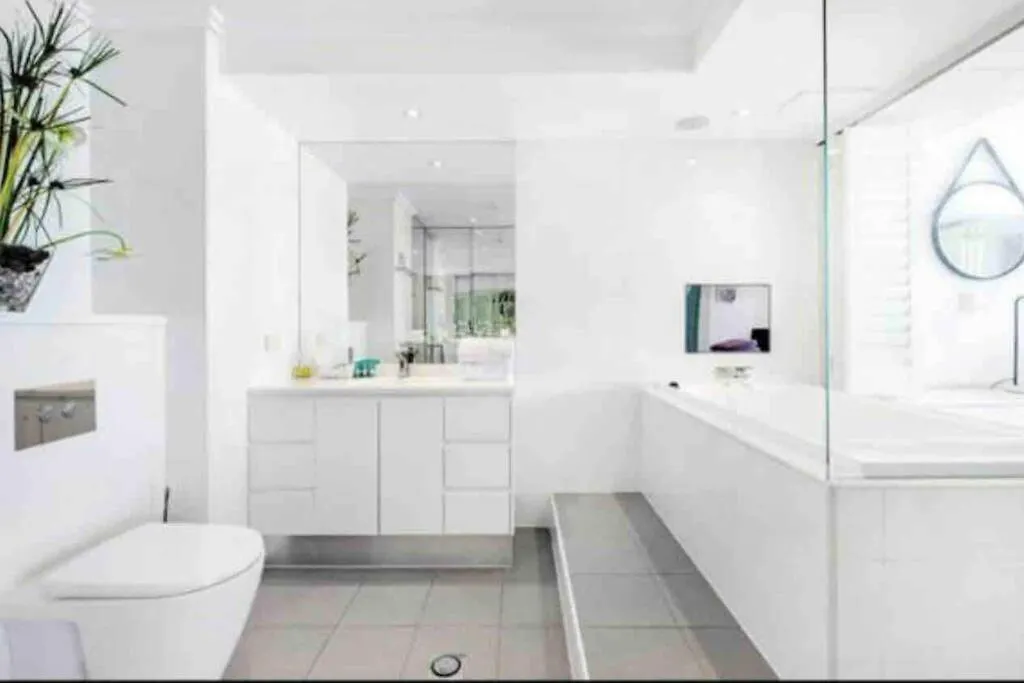 Apartment Absolute Beachfront Surfers Paradise